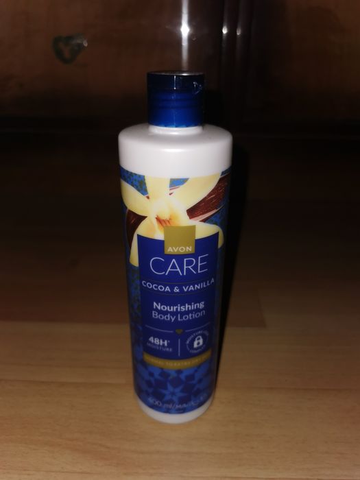 Odżywczy balsam do ciała Avon Kakao i Wanilia 400 ml