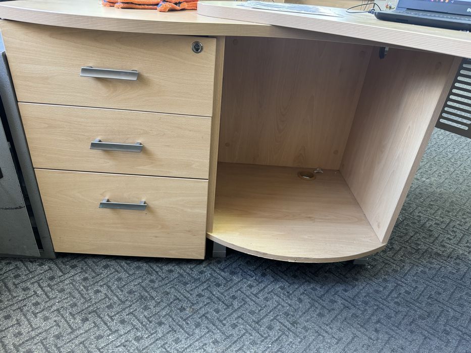 Продам стол офисный