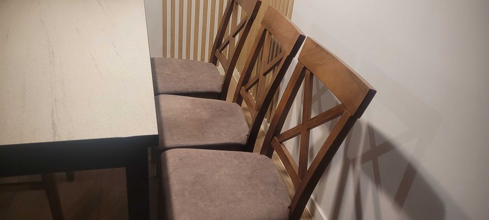 Krzesła do jadalni lub salonu