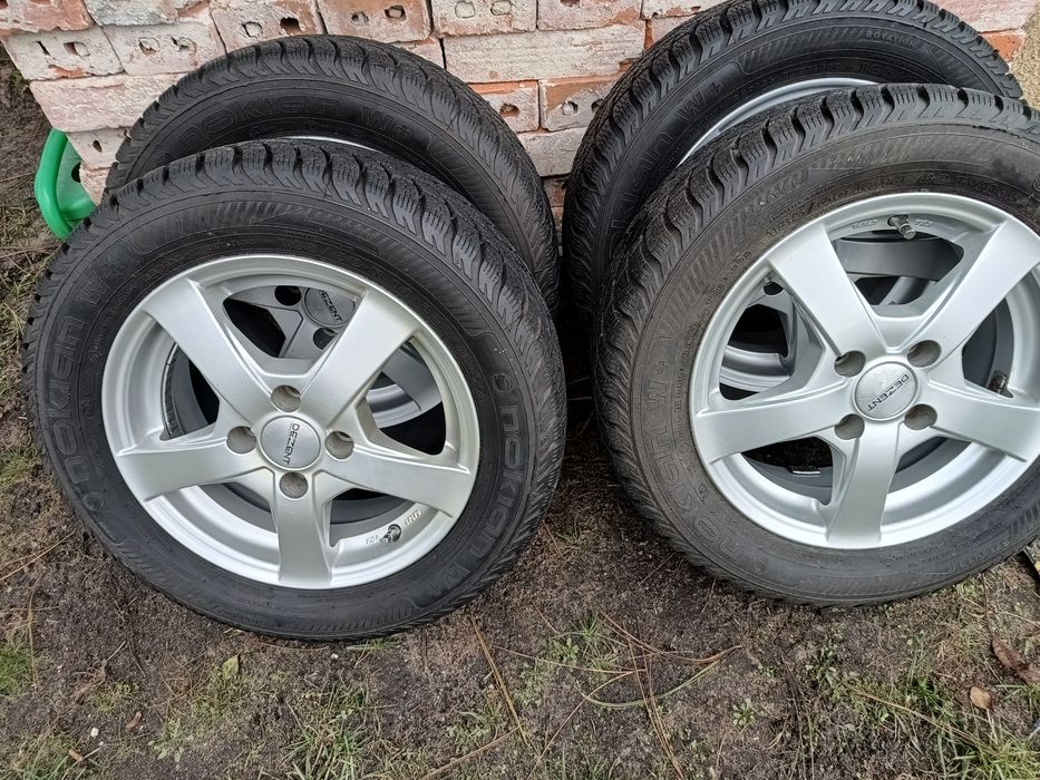 Sprzedam opony zimowe Nokian z felgami
