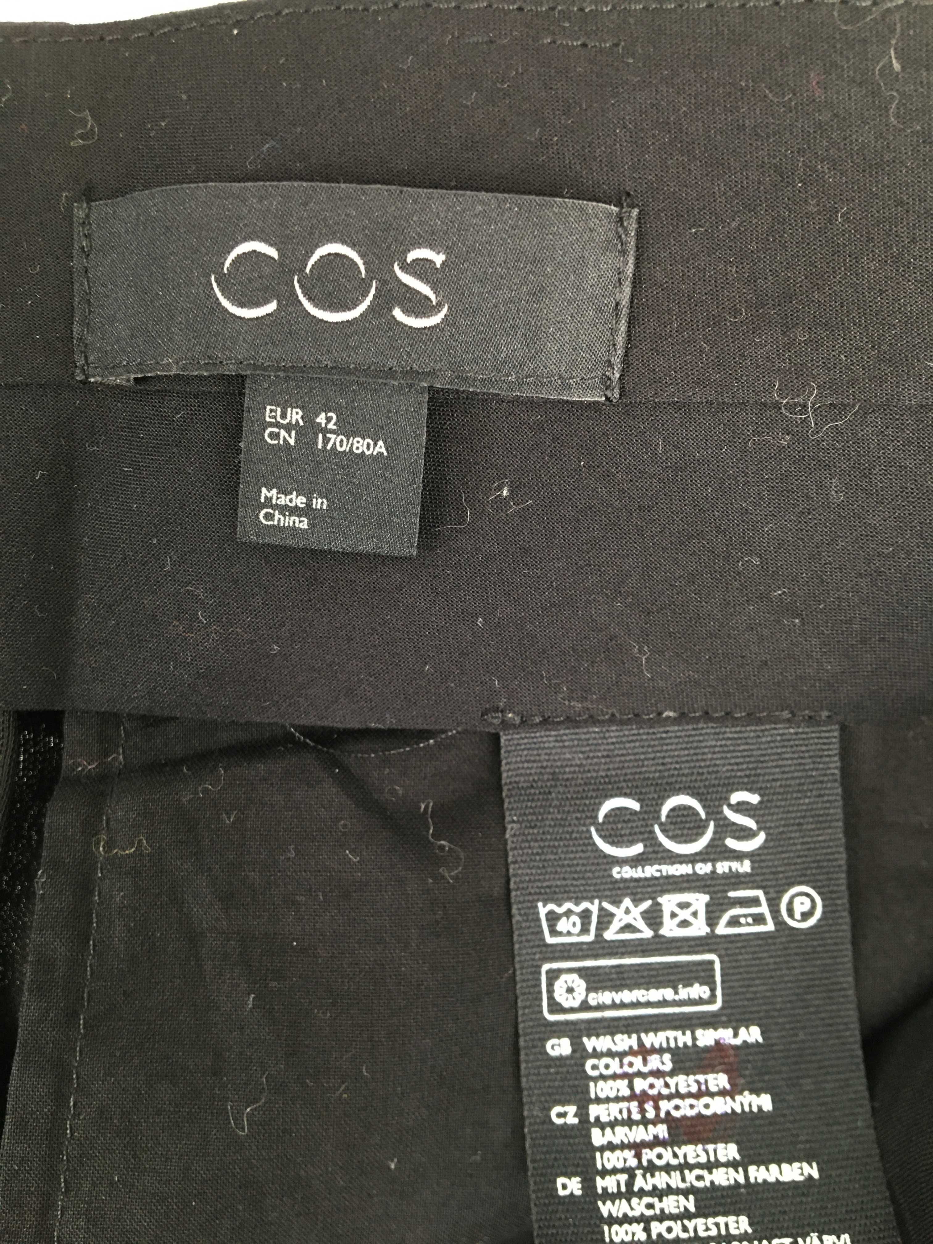 COS czarne spodnie 42/44