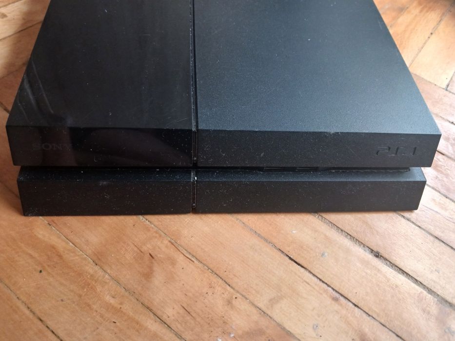 ps4 sony playstation 4 2джостика+3 игры