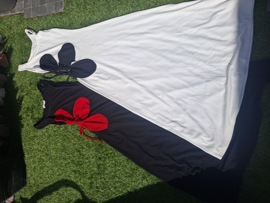 Vestidos flor branco e preto