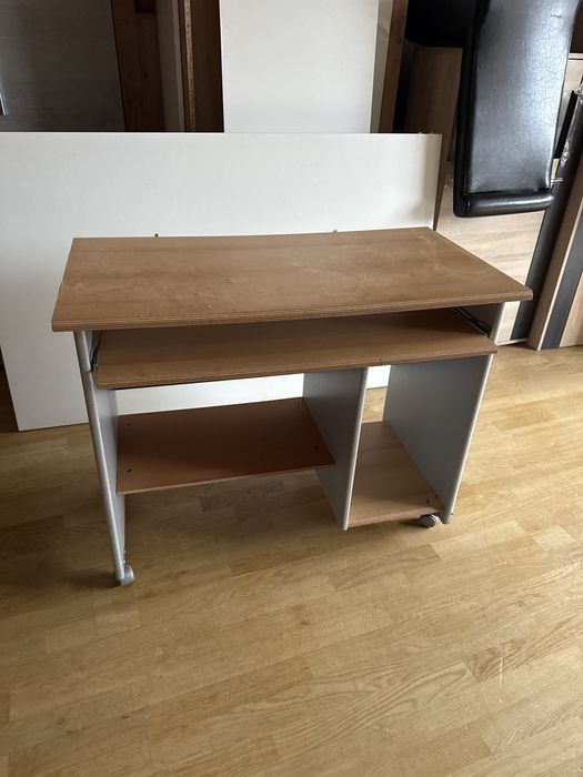 Компютерний стіл