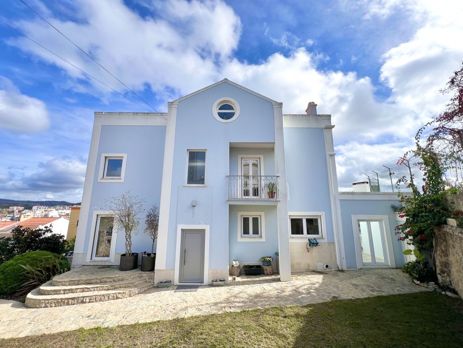 Moradia Geminada T3+2 Centro de Torres Vedras