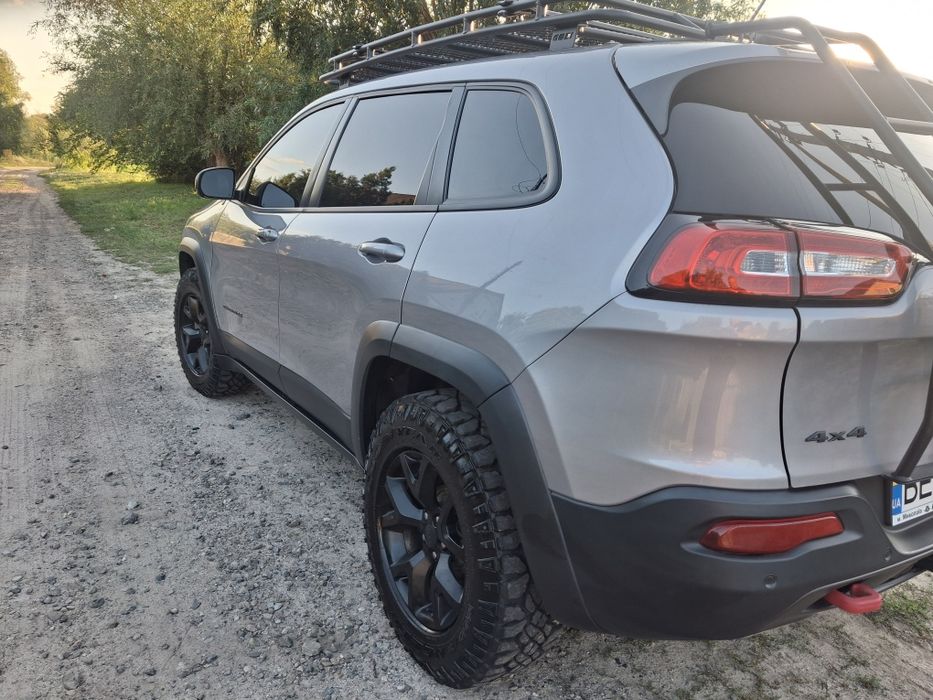 Jeep cherokee  продам