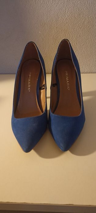 Calçado usado em muito bom estado