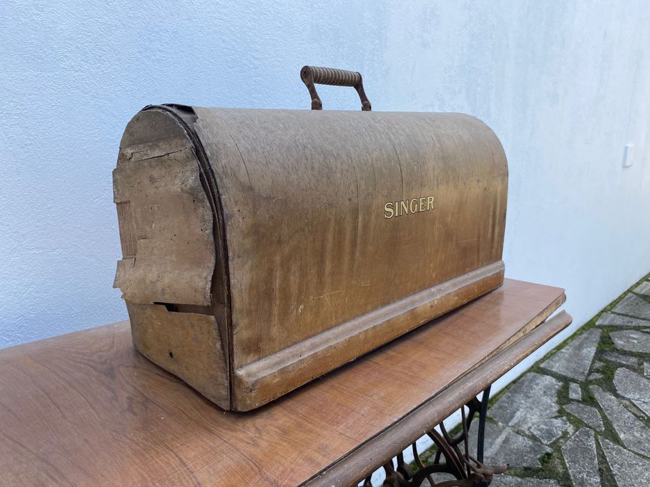 Máquina de Costura Singer