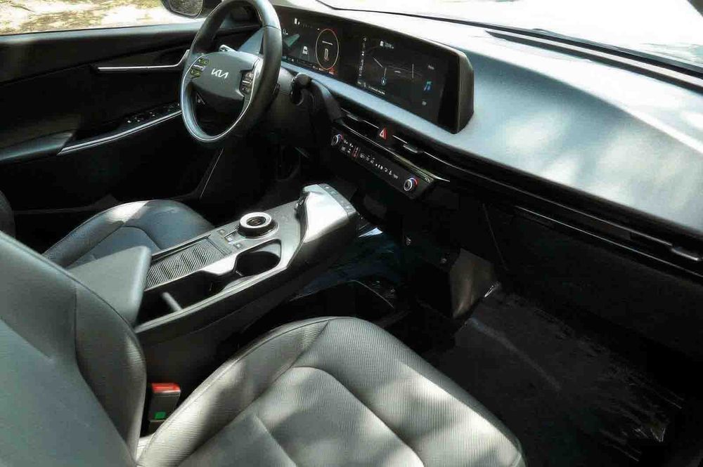 Kia EV6 Wind      2022