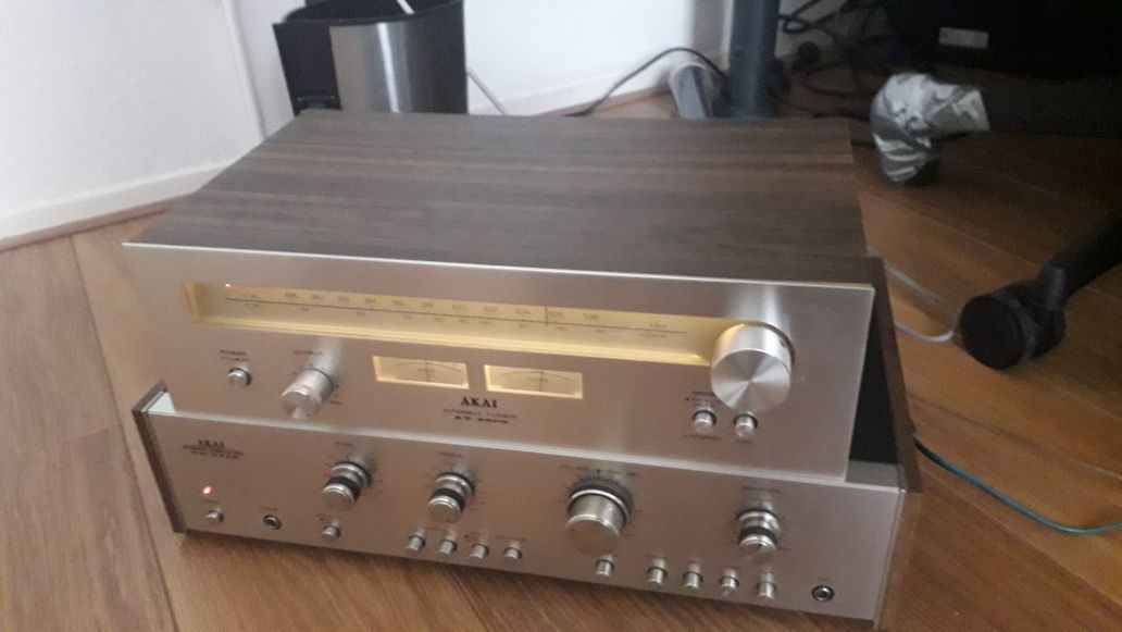 Akai vintage  tuner -radio