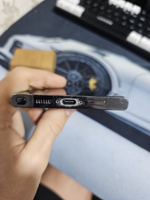 Samsung s23 ultra 2 sim  256/12 тріщина на екрані