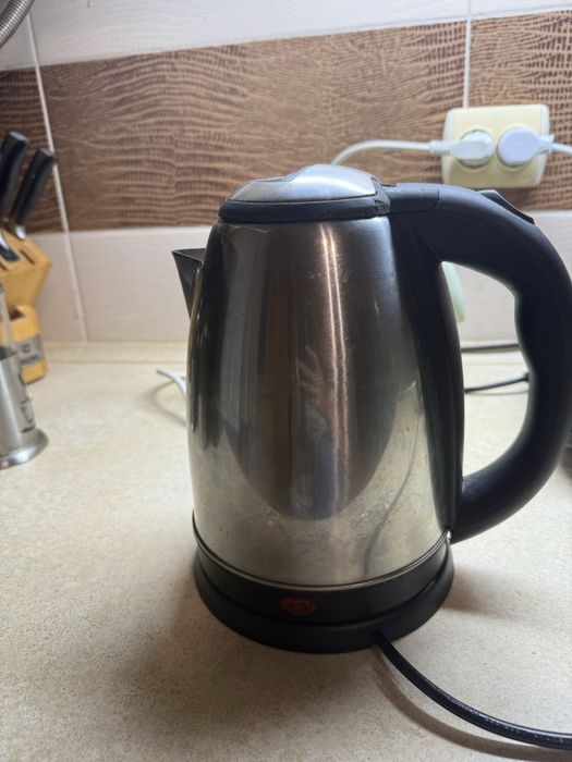 Чайник електричний