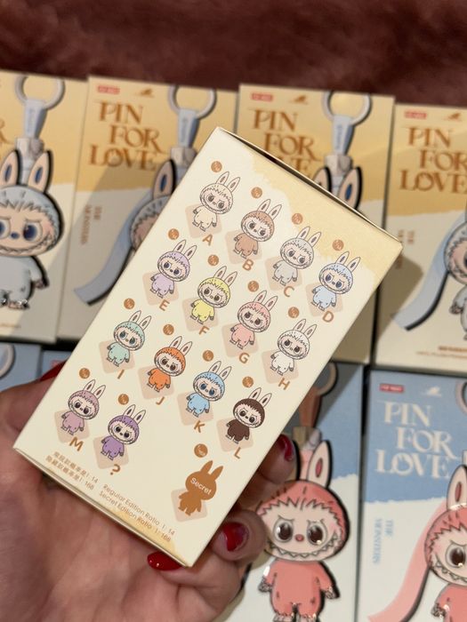 ОРИГІНАЛ ‼️ The Monsters Лабубу pin for love іграшка