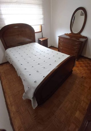 Mobília de quarto de madeira maciça