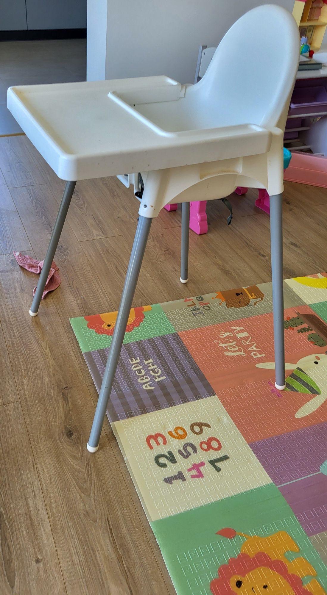 Sprzedam krzesełko do karmienia antylop ikea