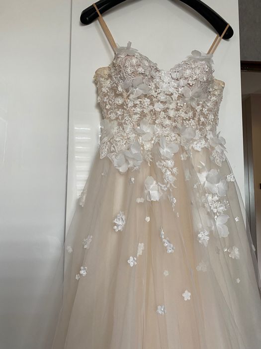 Suknia Ślubna z rozcięciem na nogę r.S