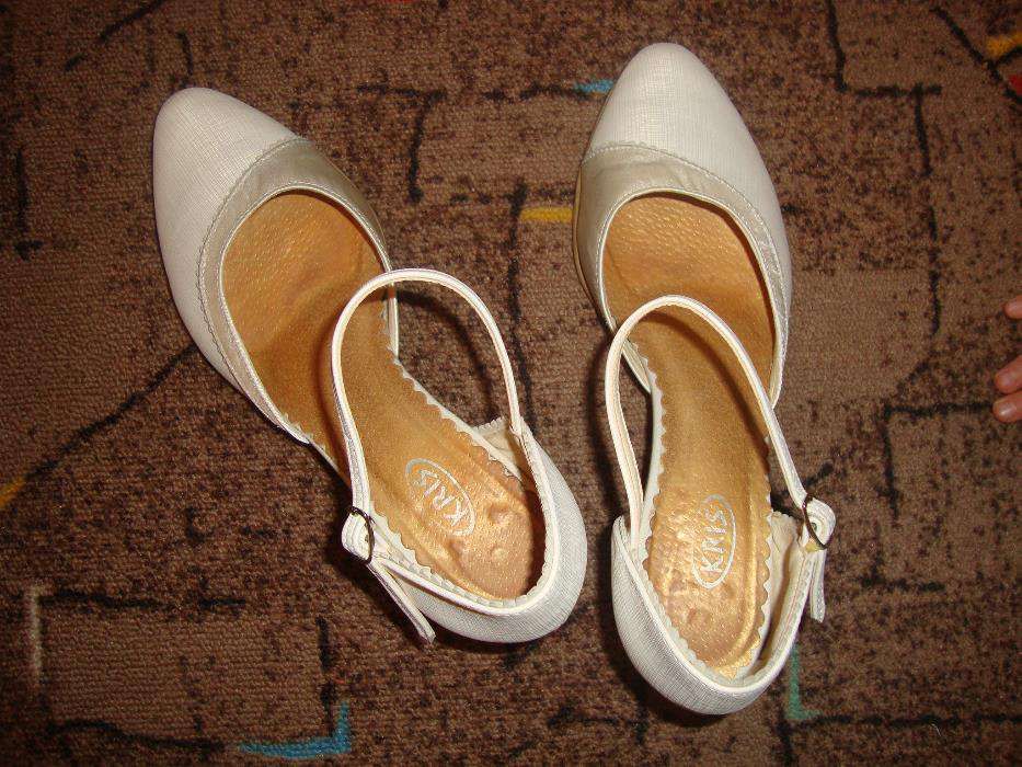 buty na ślub i wesele, kolor śmietankowa biel