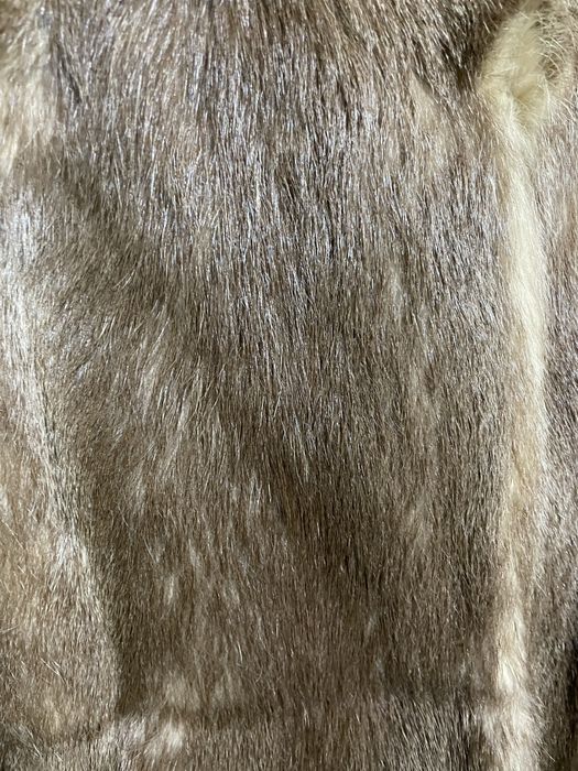 Натуральна шуба із фішера! нереально тепла. підпушок є на фото.