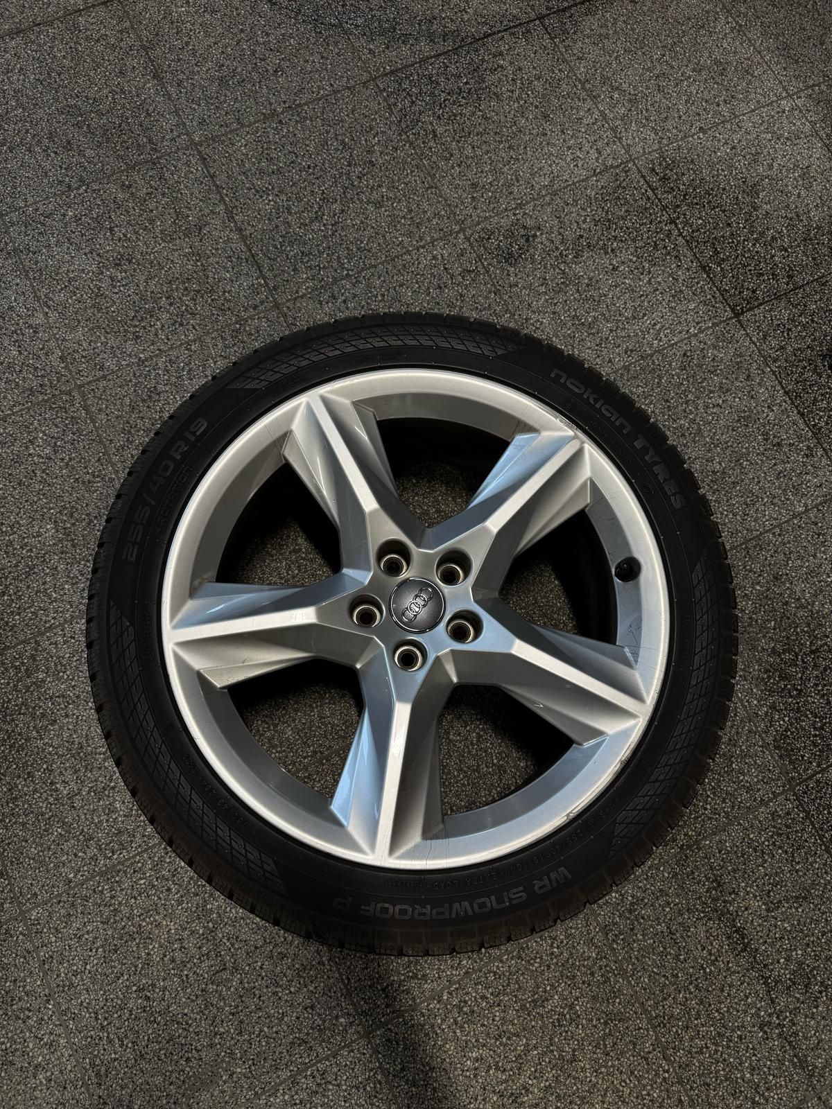 Koła Audi 5x112 19 z oponami Nokian 255/40