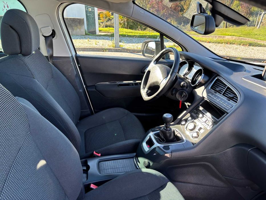 Peugeot 5008 Allure 1.6 full Extras 7 lug Nacional 65700km