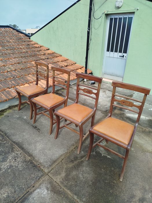 Conjunto de 4 cadeiras
