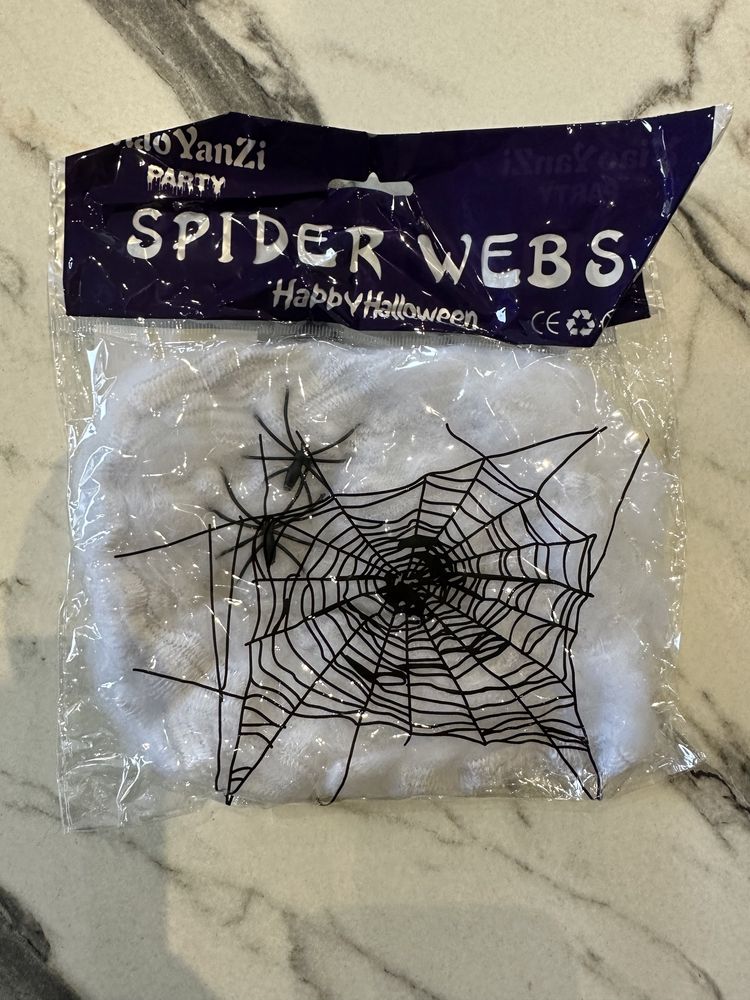 Декор на halloween паутина и паучки