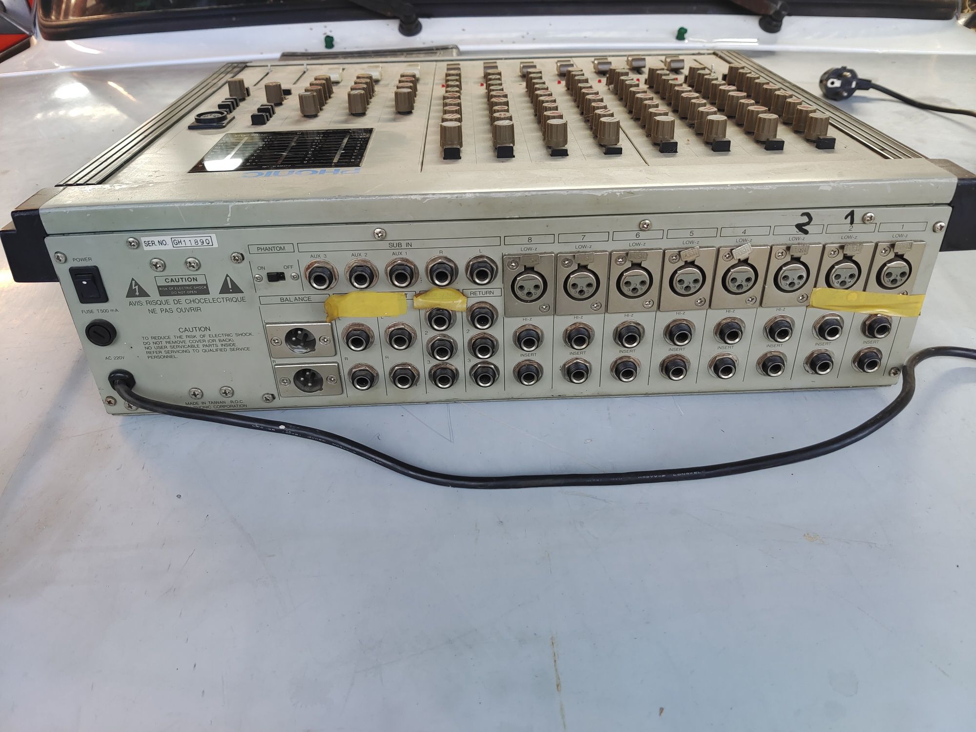 8 kanałowy mikser dźwięku Phonic PMC802