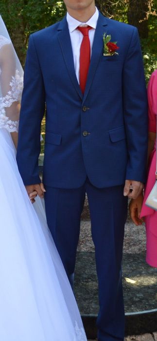 Продам костюм в клеточку синий