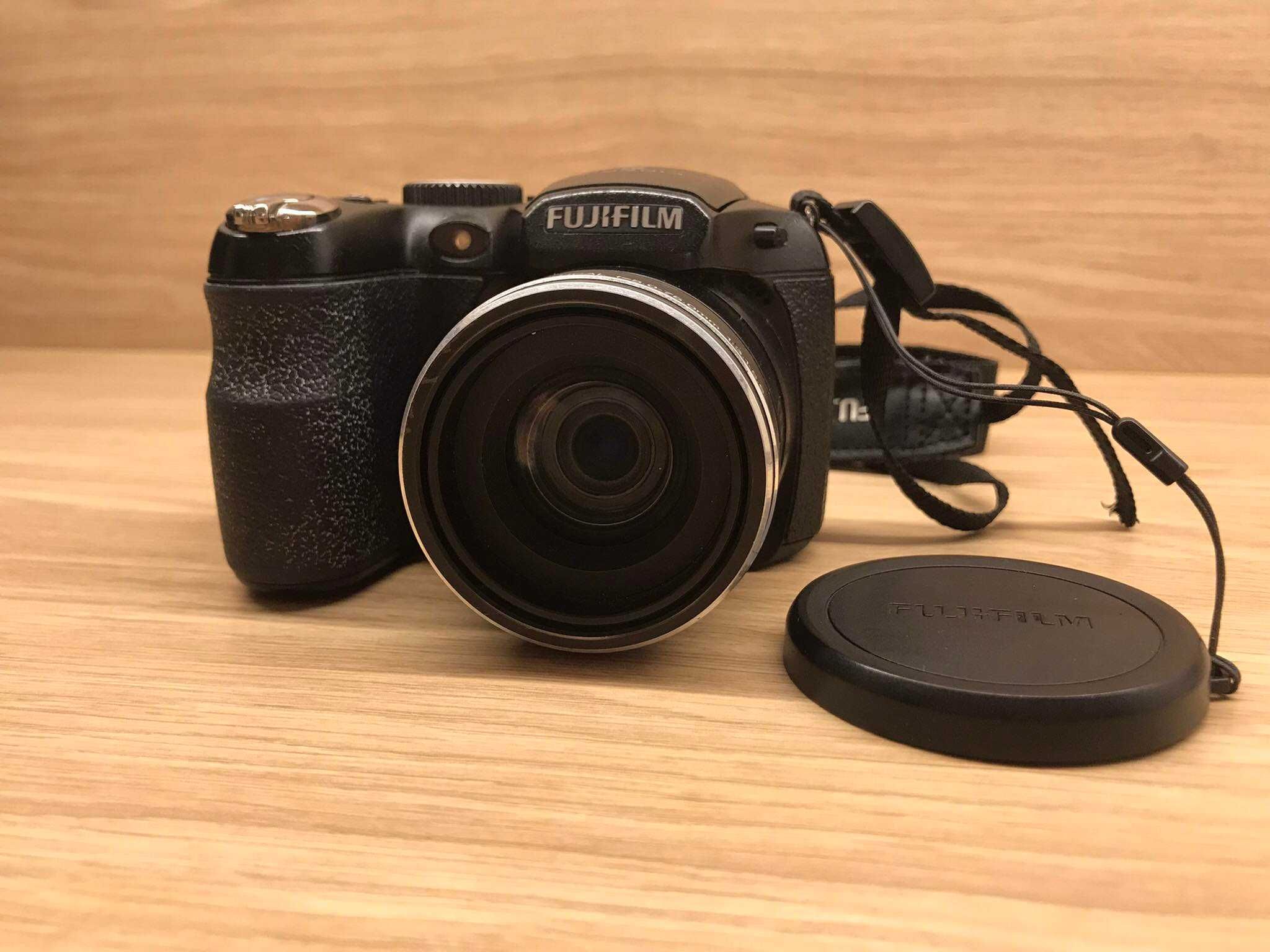 Aparat Fujifilm finepix S1800