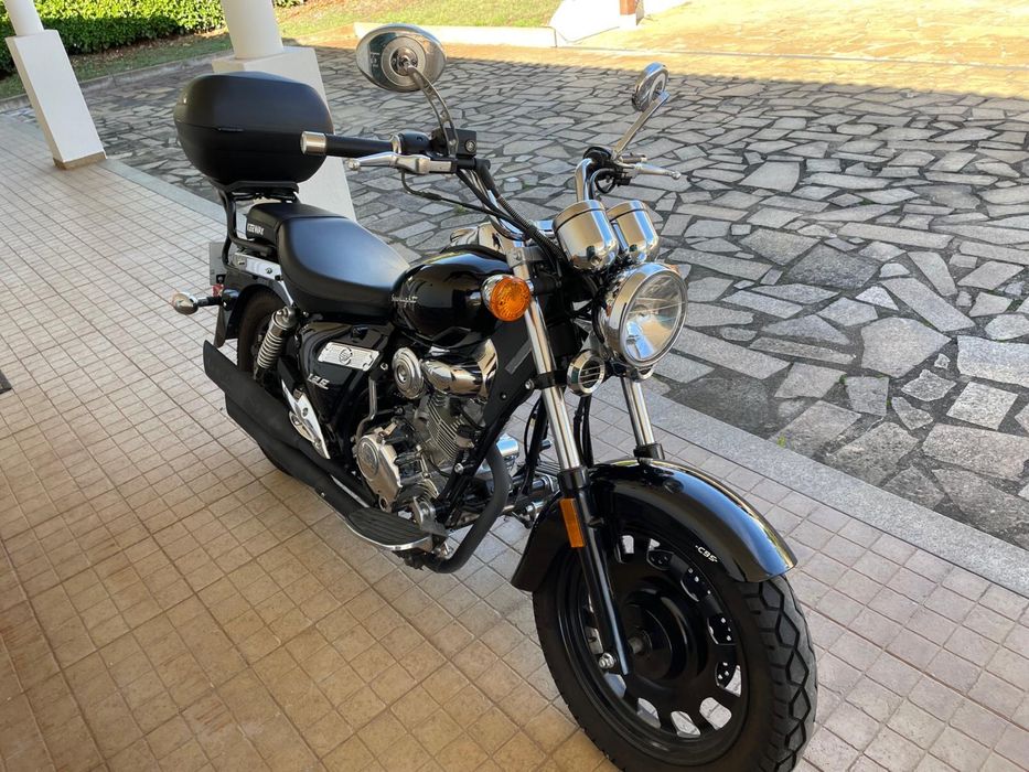 Moto keeway como nova
