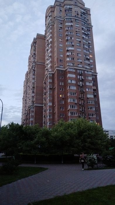 ЖК Голосієво, вул Голосіївська 13б,  М.Деміївська, центр