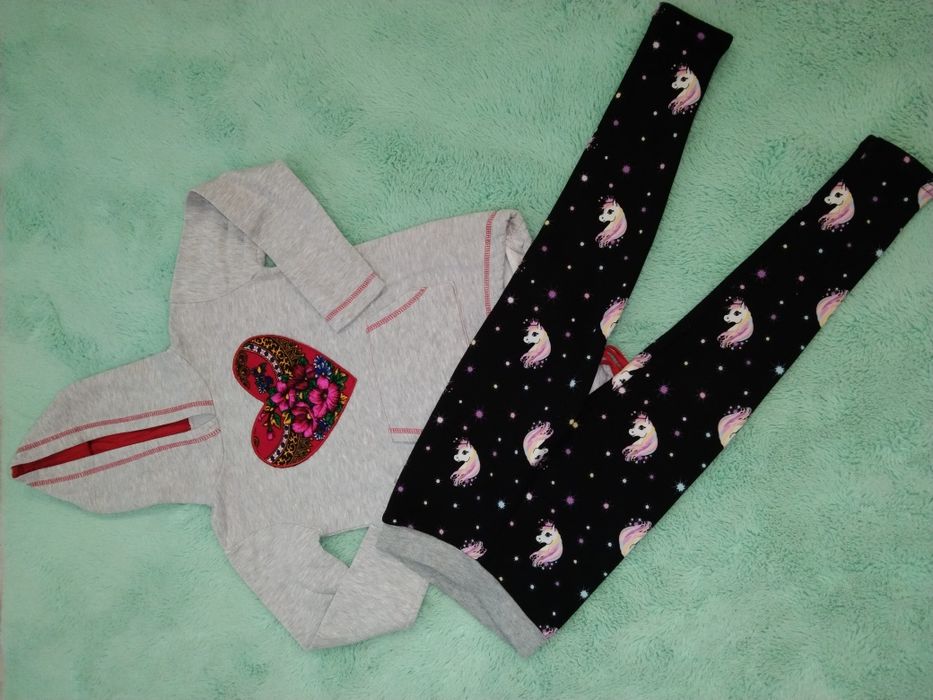 Zestaw getry i bluza rozmiar 122