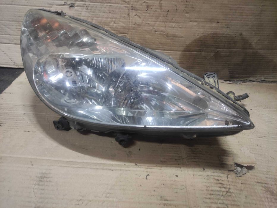 Фара Peugeot 607 фари Пежо 607 переднє світло Пежо