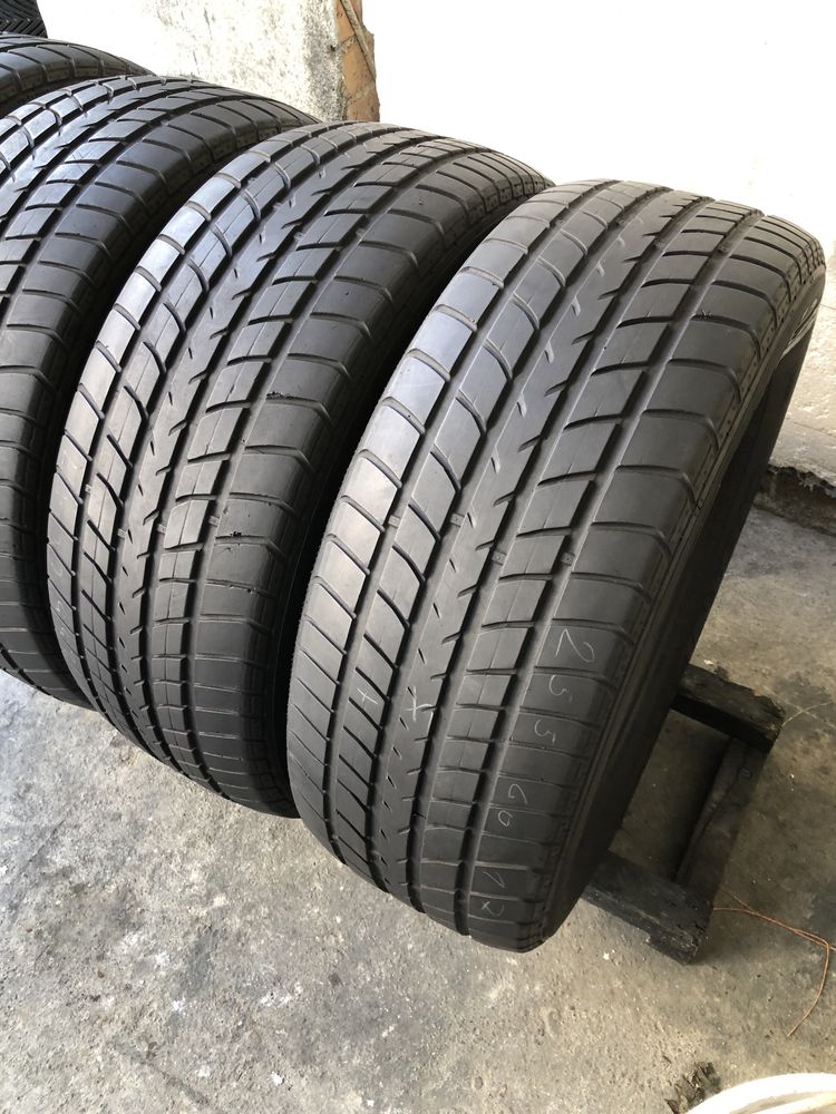 Шини Dunlop 255 60 R 17 4шт Літо (224) Резина