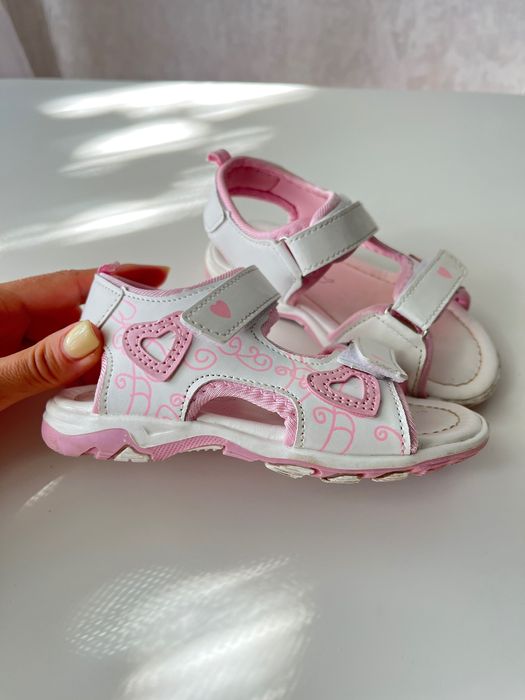 Босоніжки на дівчинку 27 розмір