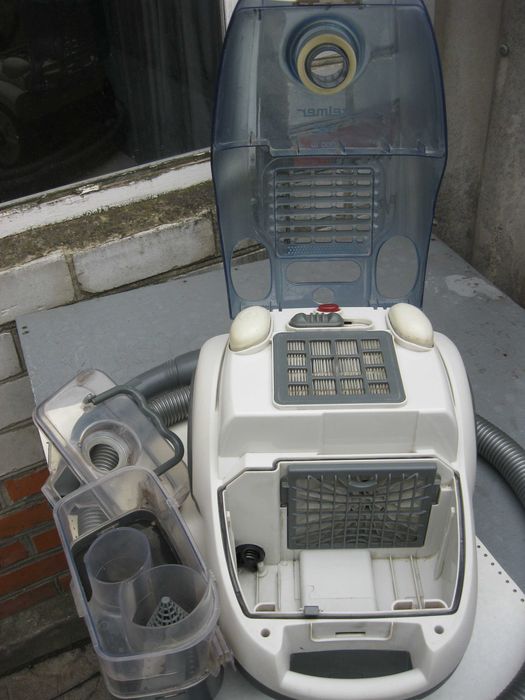 Продам пылесос ZELMER