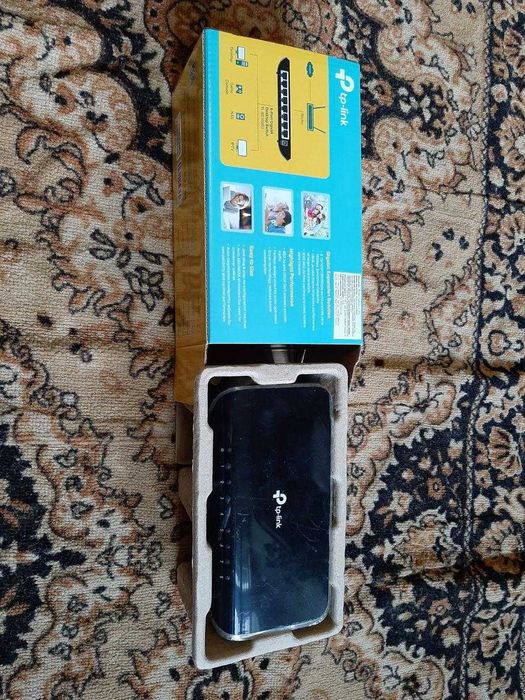 Комутатор TP-LINK TL-SG1008D, свіч