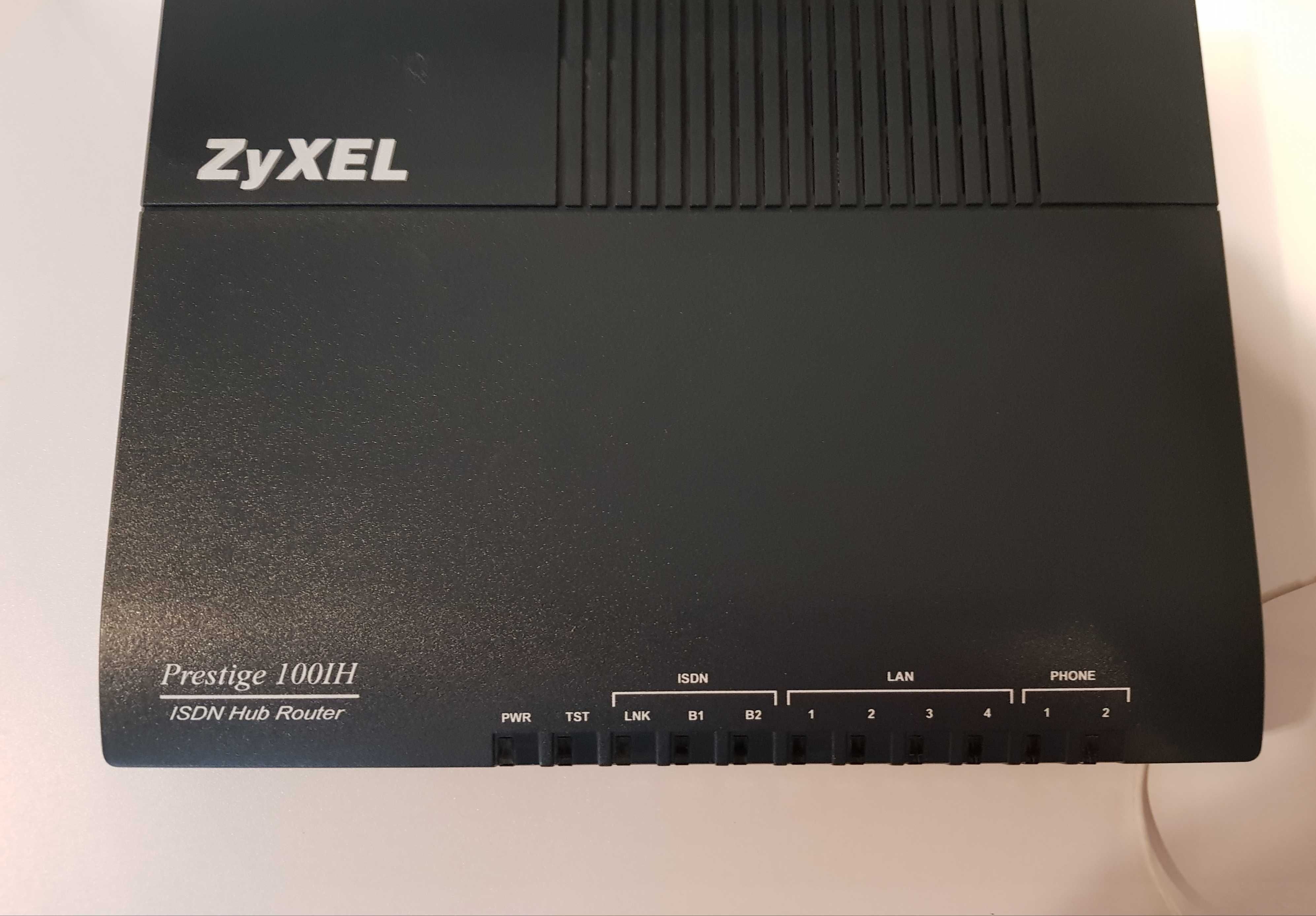 ZY XEL Prestige 100/100IH - Internet  ISDN Acess Router
