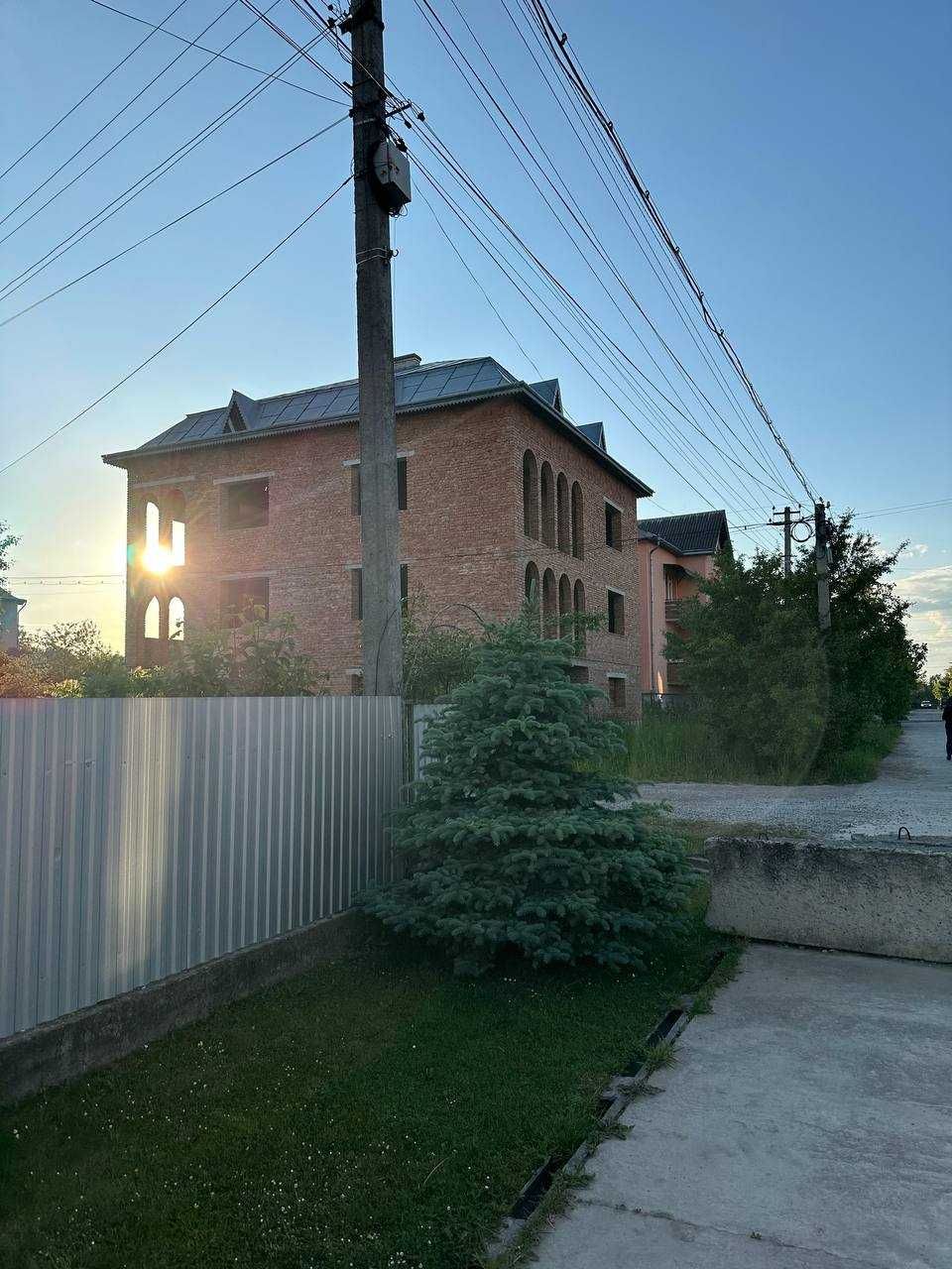 Продам будинок з земельною ділянкою в Чукалівці.