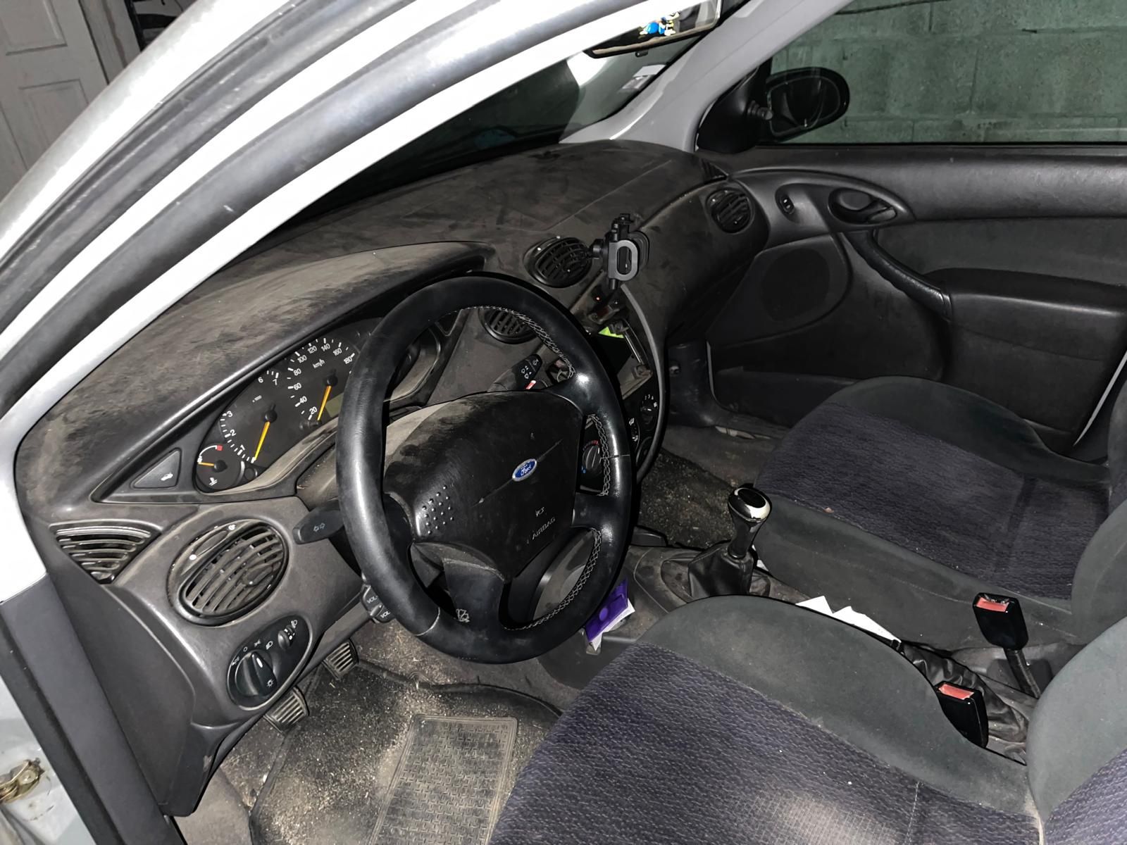 Carro Ford Focus 2001
