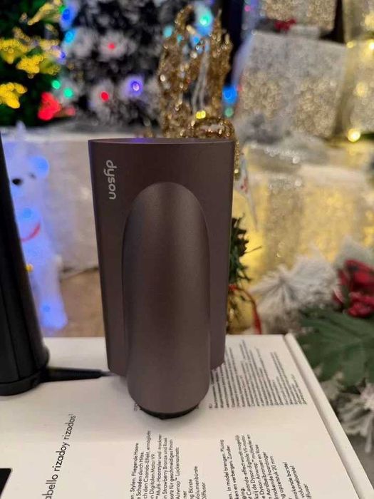 Новий стайлер Dyson Airwrap у колярі Jasper Plum