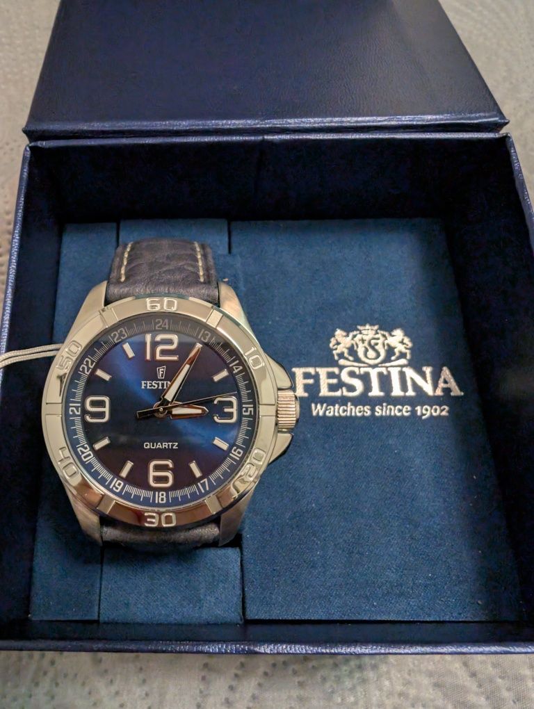 Nowy, efektowny zegarek Festina, koperta 44 mm, skórzany pasek