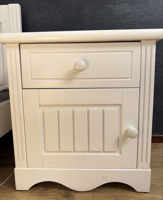 meble do pokoju/sypialni