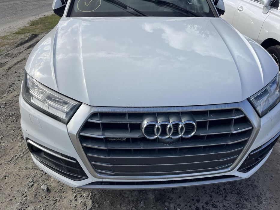 Розборка шрот AUDI Q5 80A 2017- четверть поріг крило двері бампер LY9C