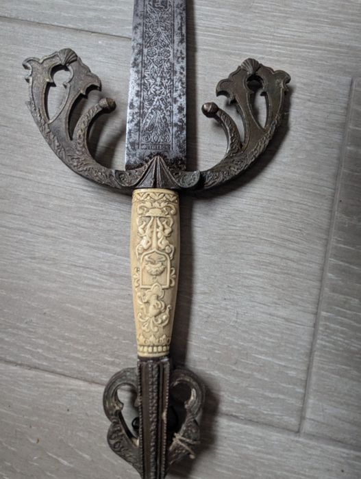 Espada Réplica marca Toledo – Lâmina RARA (ver descrição)