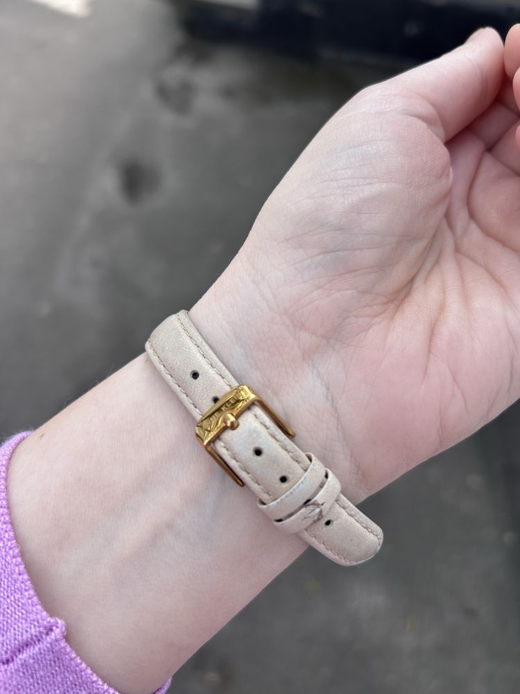 Годинник Anne Klein