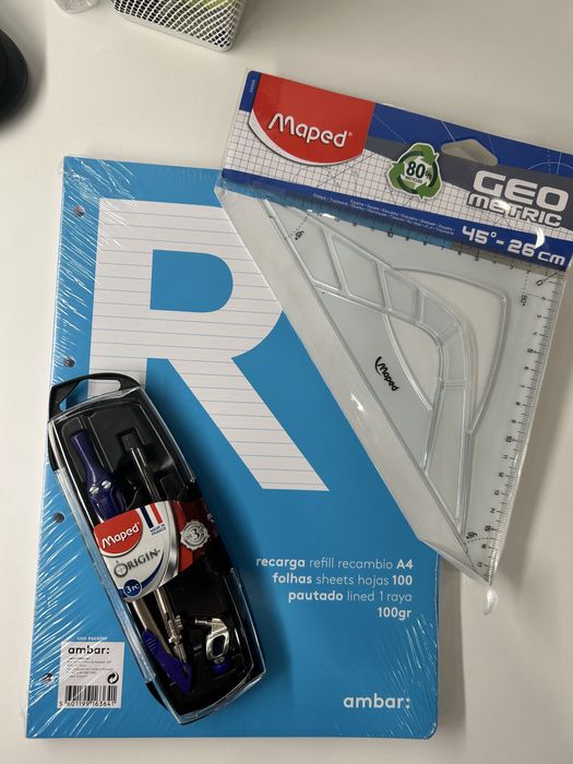 Conjunto Escolar (Compasso, Refil A4, Esquadro)