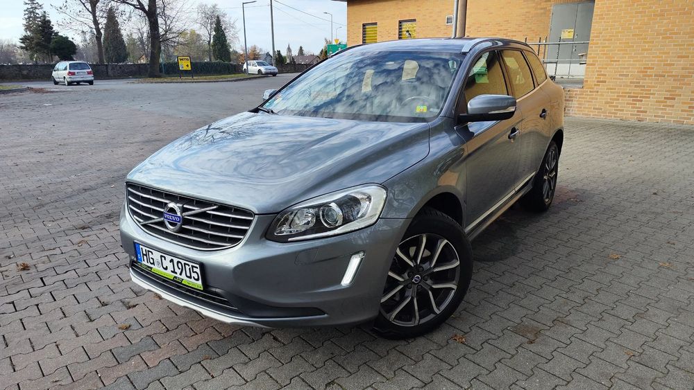 Volvo XC 60 Świeżo sprowadzony,wersja SUMMUM,tempomat,hak,manual,keyless go,entry