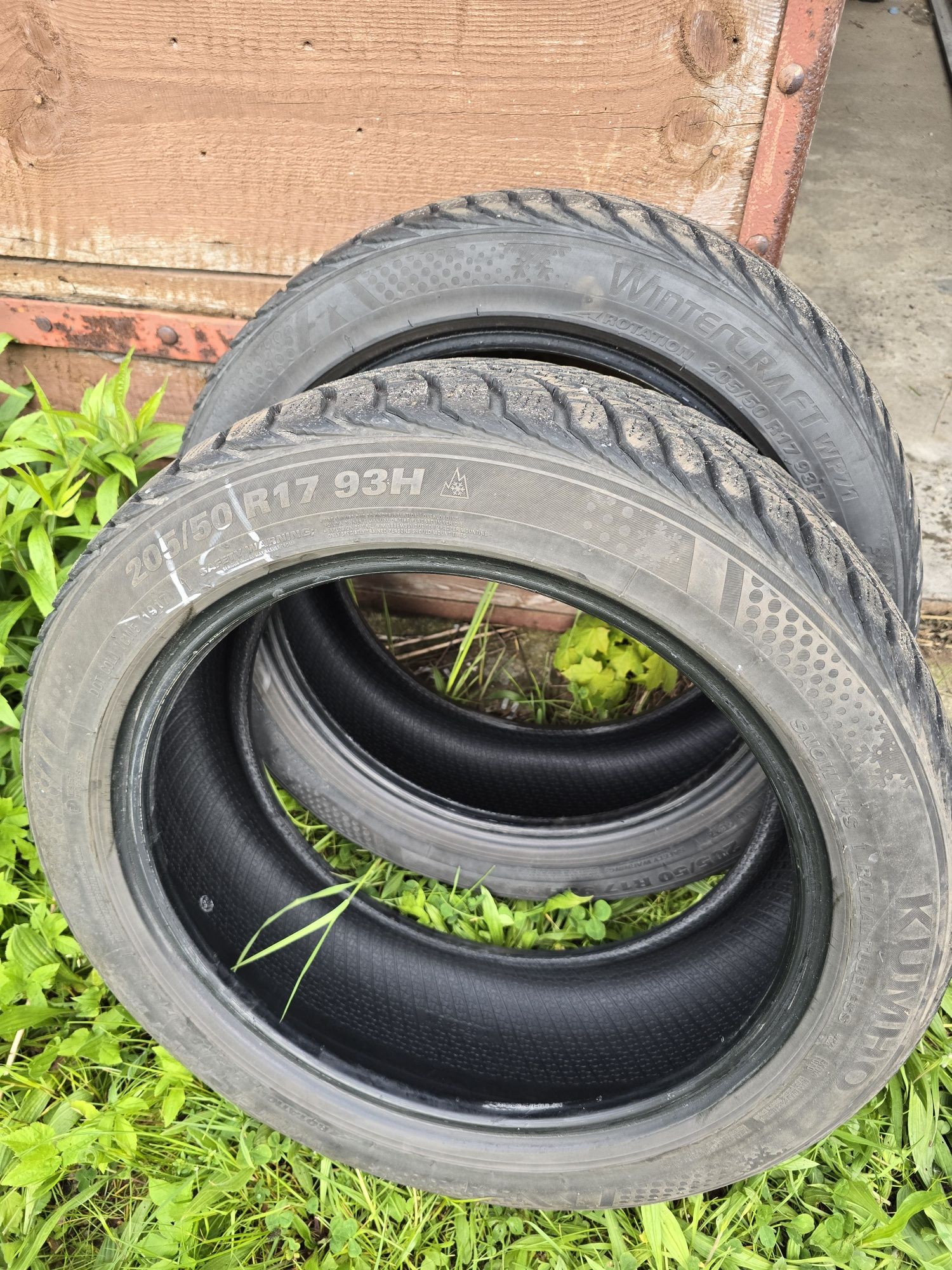 Opony zimowe Kumho, 205/50 r17, stan bardzo dobry