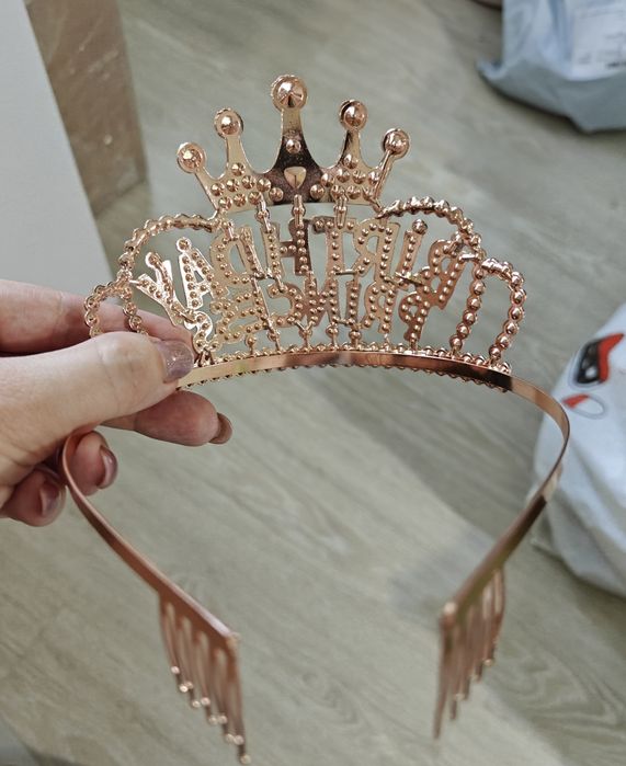 Диадема , тиара , корона. Діадема на голову, для торта.